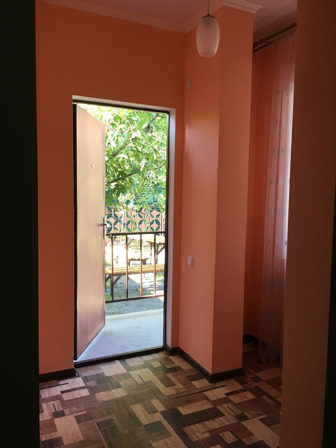 Guest House On Shakirbay 11 スフミ エクステリア 写真